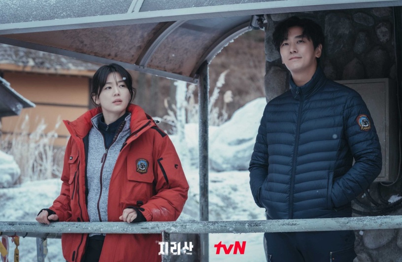 tvN韩剧「首播收视」Top10！南柱赫《二十五，二十一》超越《爱的迫降》，冠军打败《哲仁》，评价却输惨！